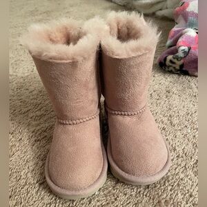 Brand new never used Ugg boots for toddler size 6
